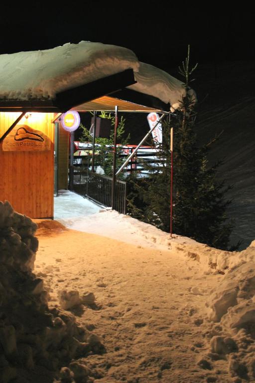 Snow Patrol Lodge Tetovo Exterior photo